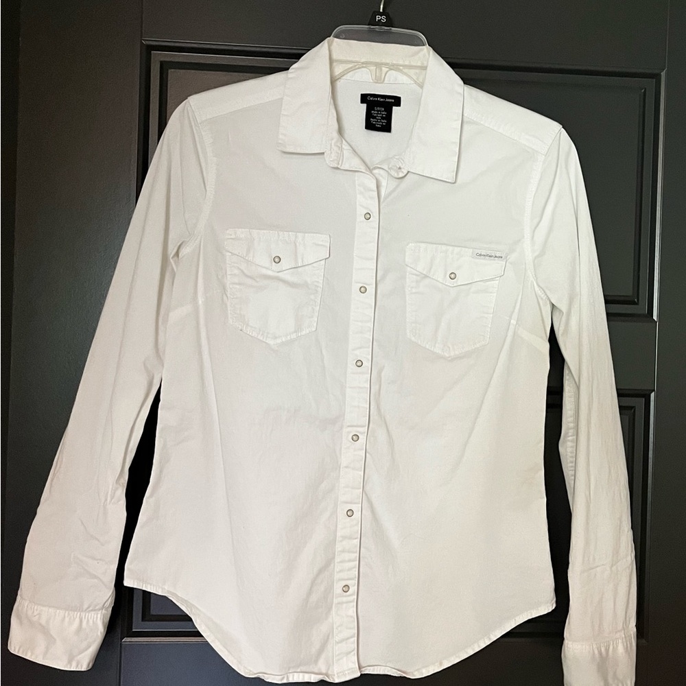 EUC - Calvin Klein Jeans brand pearl snap shirt   Sz Small.